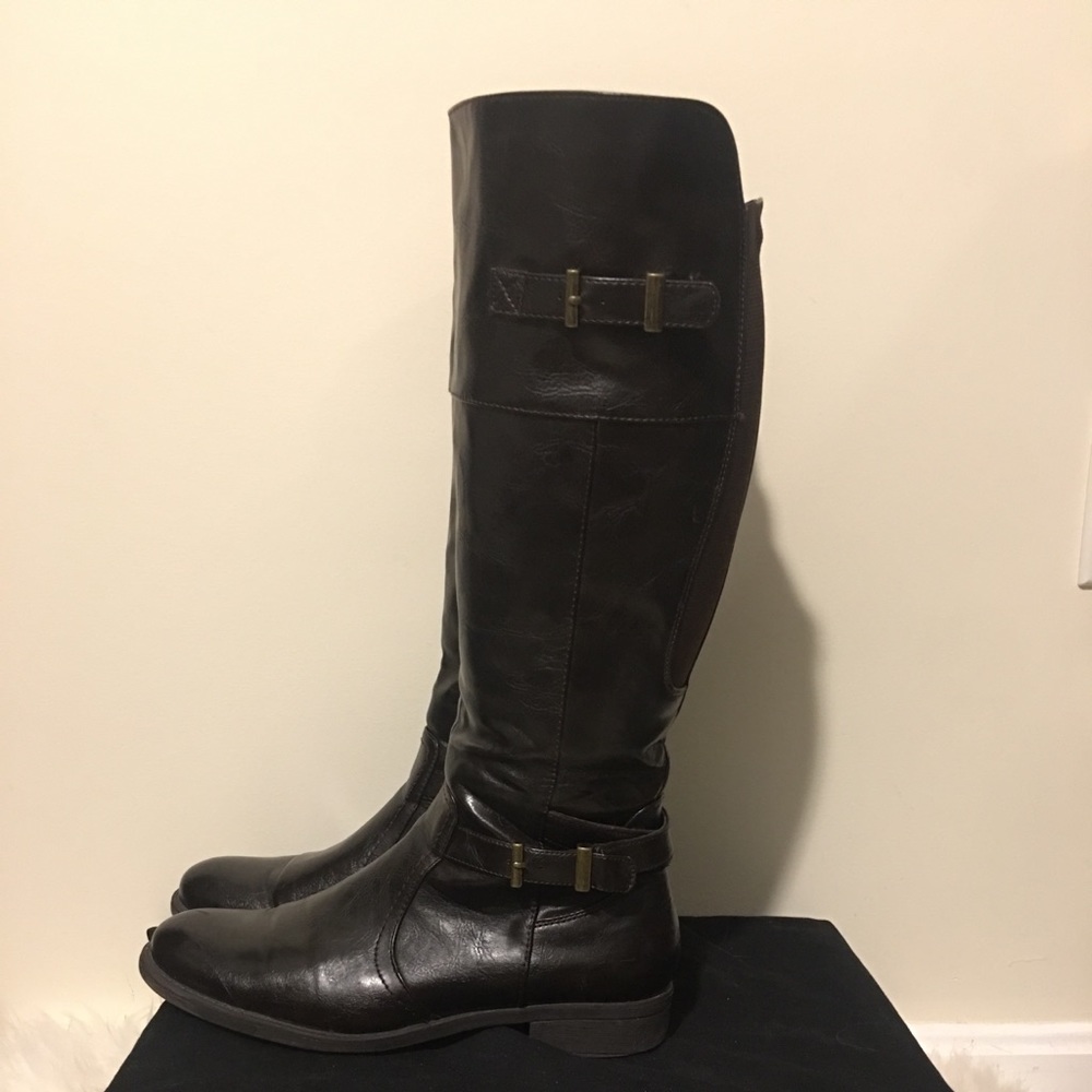 Dark brown boots